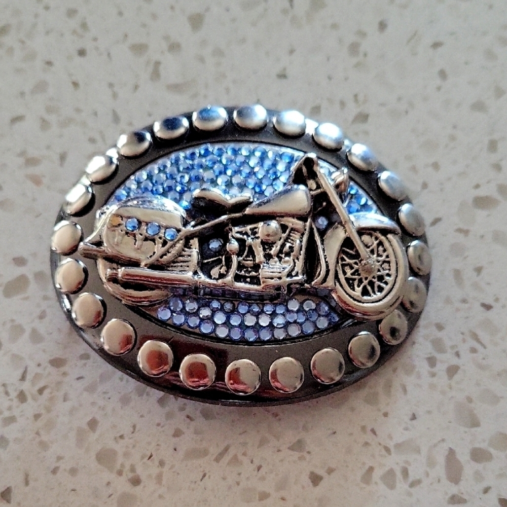 🏍️ Silver & Blue Motorcycle Belt Buckle – Bold Biker Statement